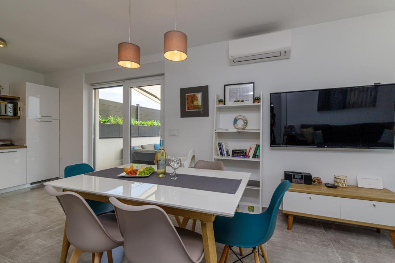Sabena Apartment With Private Whirlpool 포레치 외부 사진