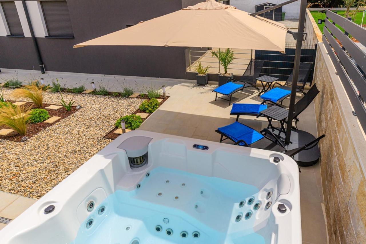 Sabena Apartment With Private Whirlpool 포레치 외부 사진